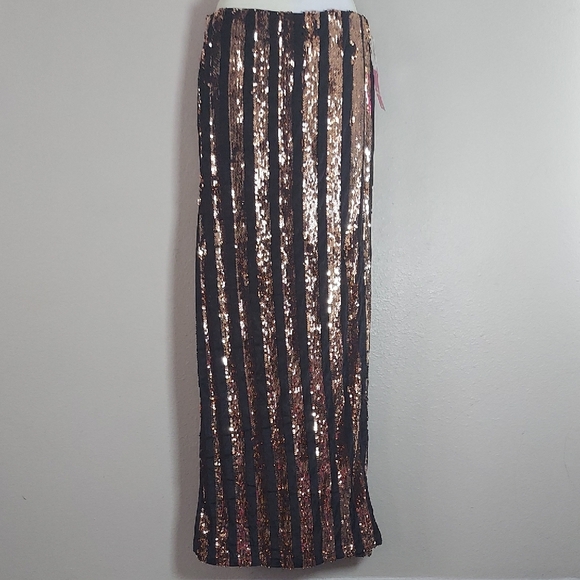 Forever 21 Dresses & Skirts - Sequin Striped Skirt